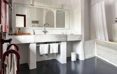 Resale - House - Finca - Cortijo - Estepona - Estepona Centro