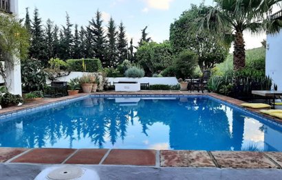 Resale - House - Finca - Cortijo - Estepona - Estepona Centro