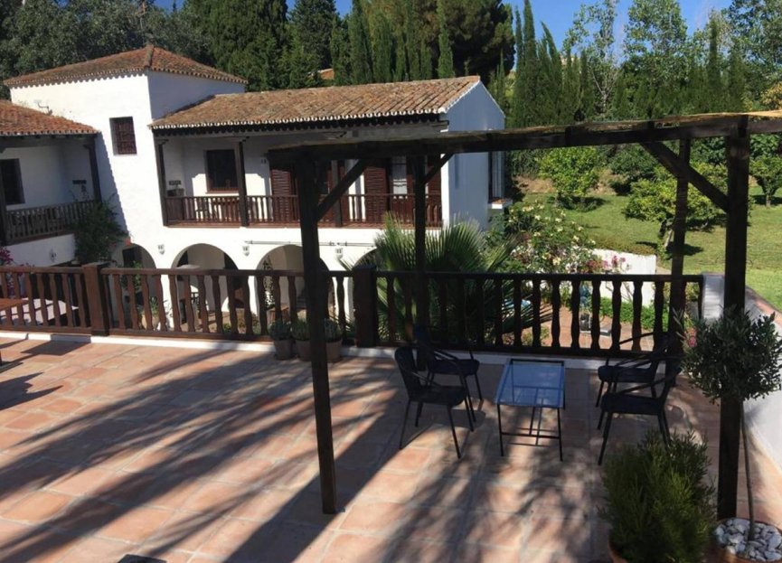 Resale - House - Finca - Cortijo - Estepona - Estepona Centro