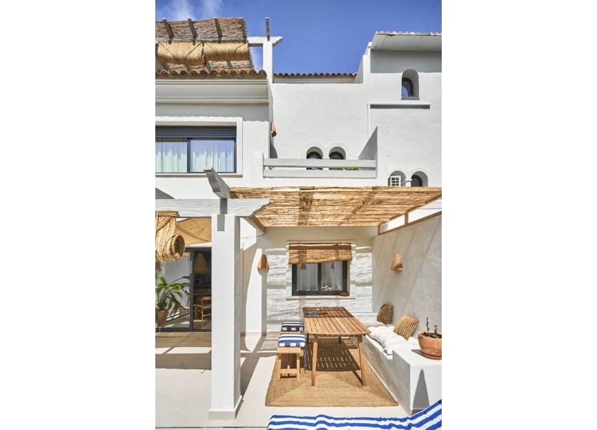 Resale - House - Townhouse - El Paraiso - El Paraíso