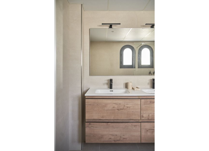 Resale - House - Townhouse - El Paraiso - El Paraíso