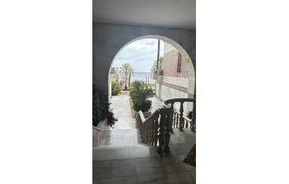 Resale - Apartment - Middle Floor Apartment - Marbella - Puerto Banús