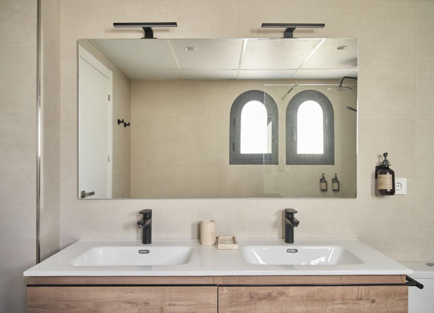 Resale - House - Townhouse - El Paraiso - El Paraíso