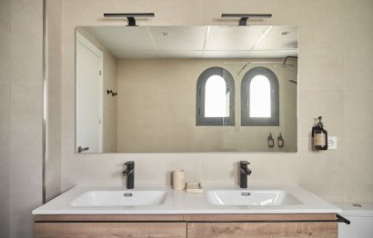 Resale - House - Townhouse - El Paraiso - El Paraíso