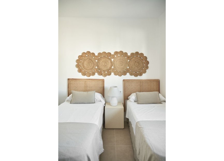 Resale - House - Townhouse - El Paraiso - El Paraíso