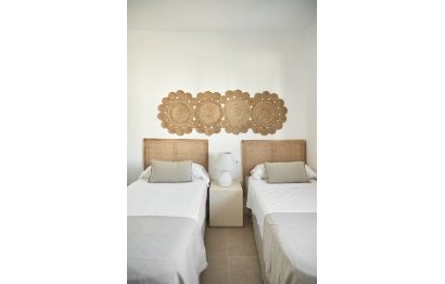 Resale - House - Townhouse - El Paraiso - El Paraíso