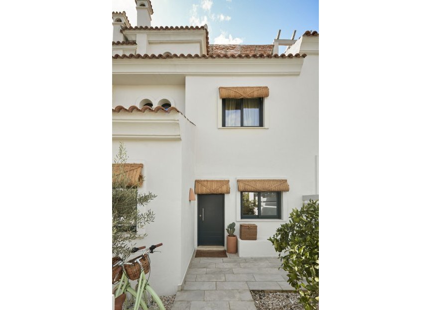 Resale - House - Townhouse - El Paraiso - El Paraíso