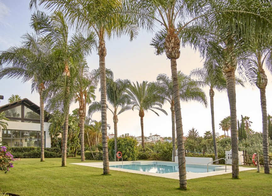 Resale - House - Townhouse - El Paraiso - El Paraíso