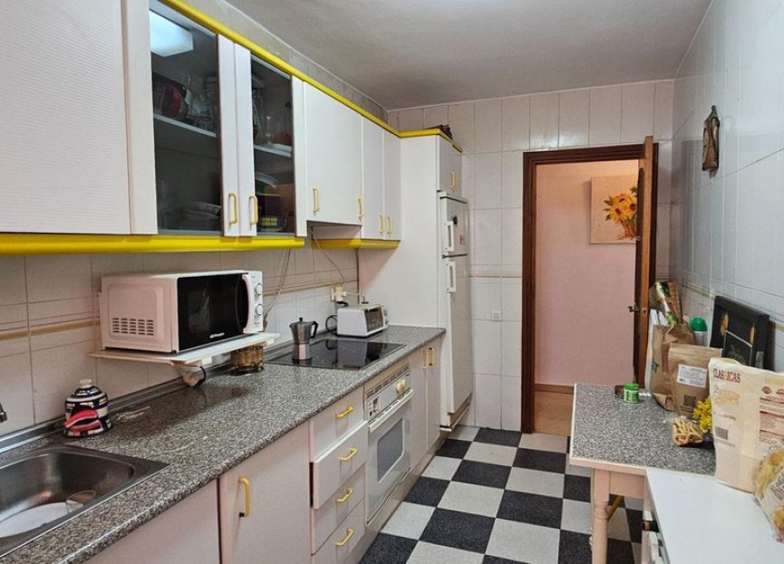 Resale - Apartment - Middle Floor Apartment - Fuengirola - Los Boliches