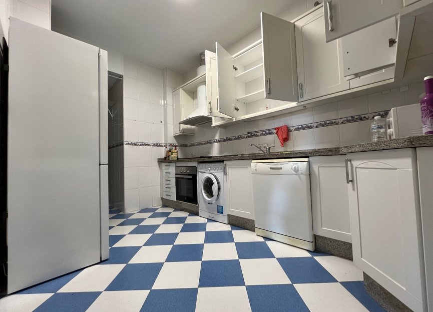 Resale - Ground floor apartment - Marbella - Puerto Banús