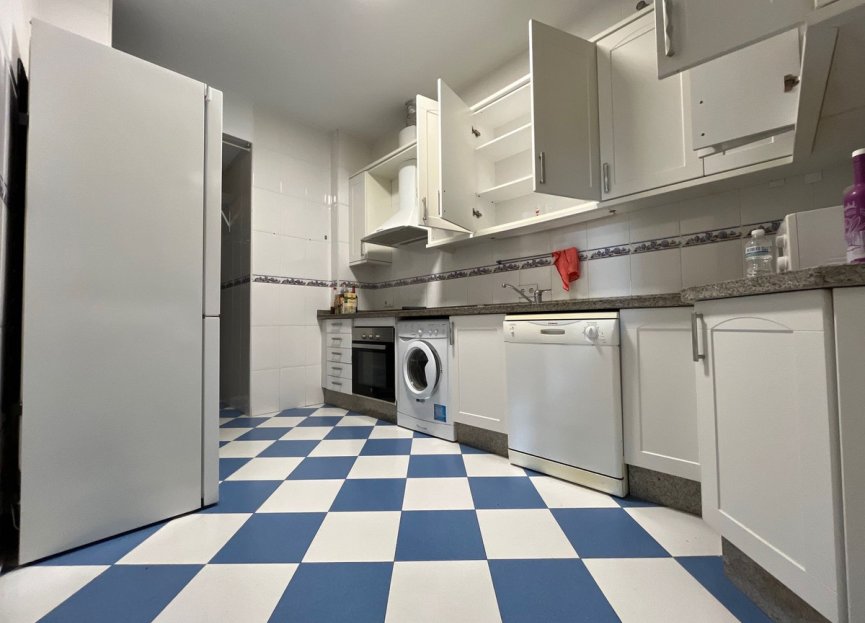 Resale - Ground floor apartment - Marbella - Puerto Banús