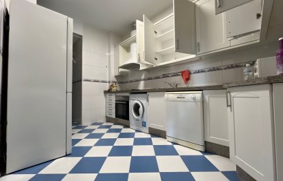 Resale - Ground floor apartment - Marbella - Puerto Banús