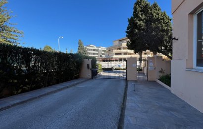 Resale - Ground floor apartment - Marbella - Puerto Banús
