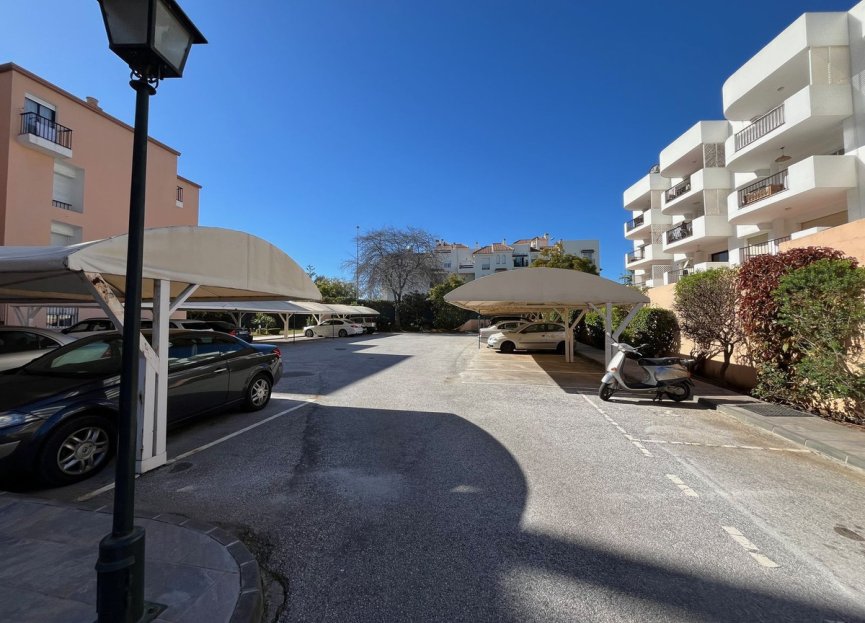 Resale - Ground floor apartment - Marbella - Puerto Banús