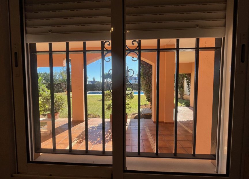 Resale - Ground floor apartment - Marbella - Puerto Banús