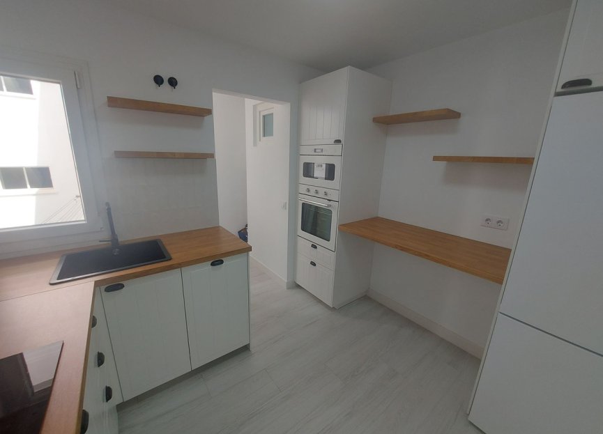 Resale - Apartment - Middle Floor Apartment - Estepona - Estepona Centro