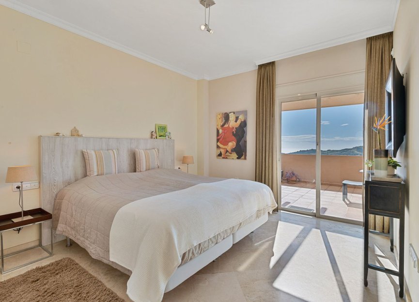 Resale - Apartment - Penthouse - Marbella - La Mairena