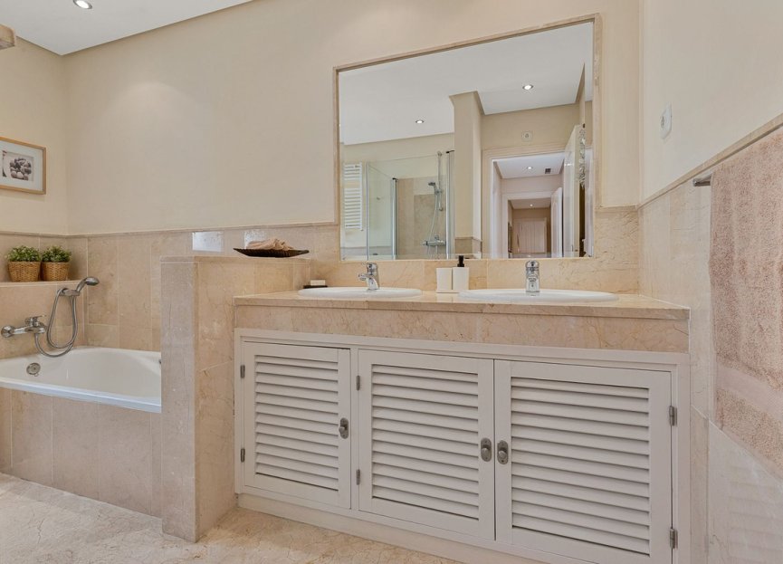 Resale - Apartment - Penthouse - Marbella - La Mairena