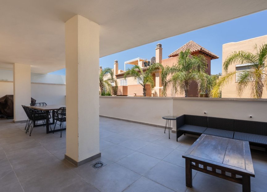 Resale - Apartment - Middle Floor Apartment - Marbella - Nueva Andalucia