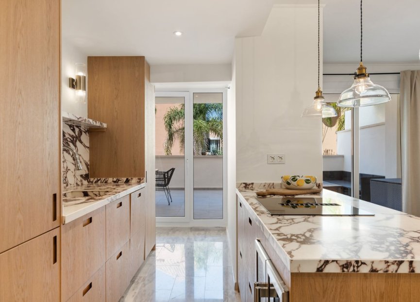 Resale - Apartment - Middle Floor Apartment - Marbella - Nueva Andalucia