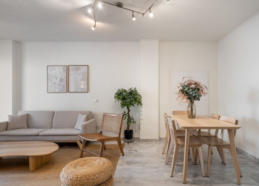 Resale - Apartment - Middle Floor Apartment - Marbella - Nueva Andalucia