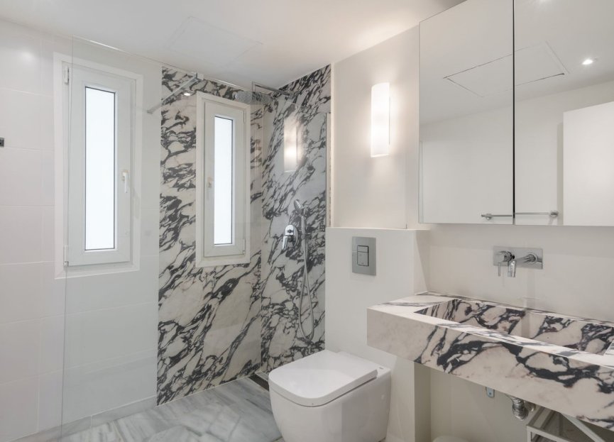 Resale - Apartment - Middle Floor Apartment - Marbella - Nueva Andalucia