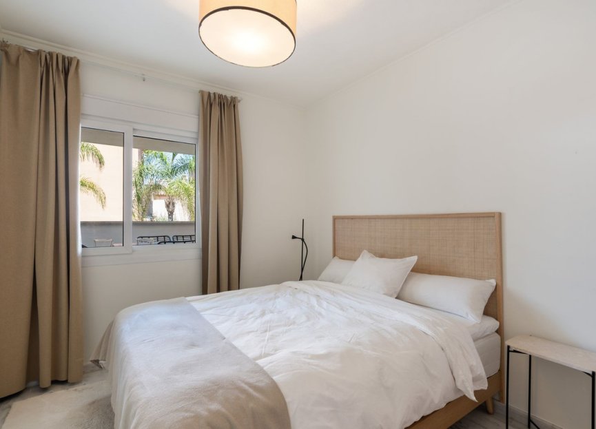 Resale - Apartment - Middle Floor Apartment - Marbella - Nueva Andalucia