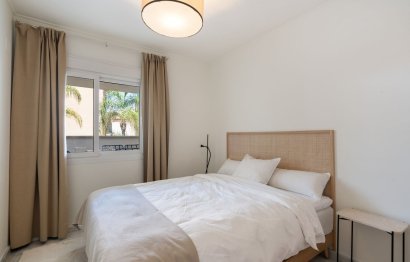 Resale - Apartment - Middle Floor Apartment - Marbella - Nueva Andalucia