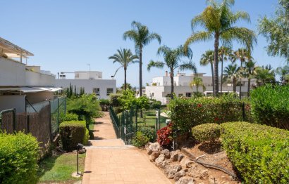 Resale - Apartment - Middle Floor Apartment - Marbella - Nueva Andalucia