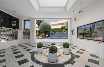 Resale - Apartment - Middle Floor Apartment - Marbella - Nueva Andalucia