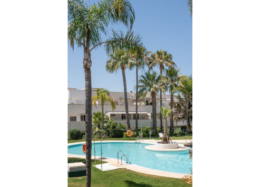 Resale - Apartment - Middle Floor Apartment - Marbella - Nueva Andalucia