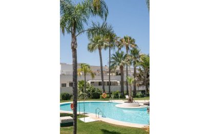 Resale - Apartment - Middle Floor Apartment - Marbella - Nueva Andalucia