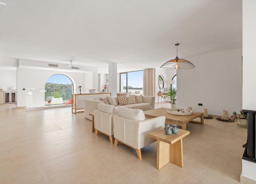 Resale - House - Detached Villa - Marbella - Nueva Andalucia