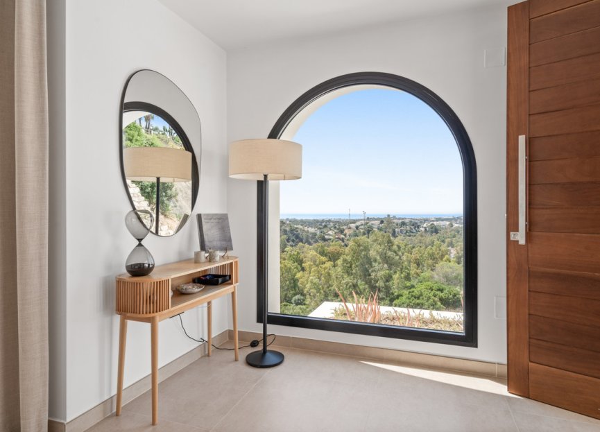 Resale - House - Detached Villa - Marbella - Nueva Andalucia