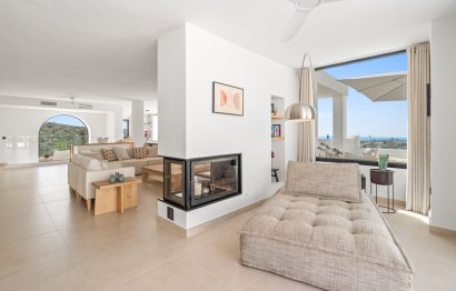 Resale - House - Detached Villa - Marbella - Nueva Andalucia