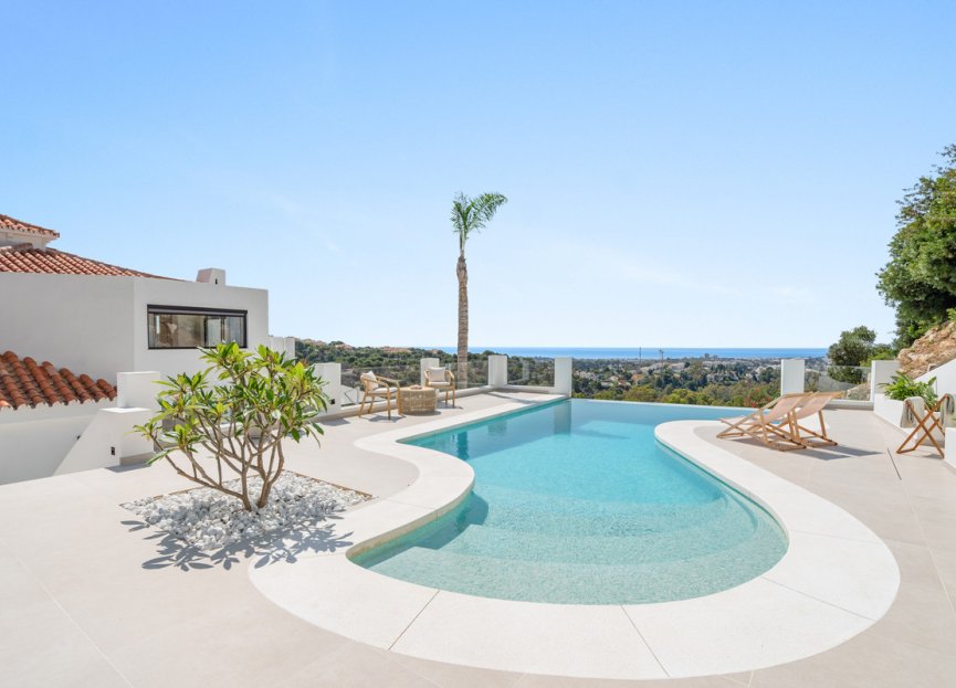 Resale - House - Detached Villa - Marbella - Nueva Andalucia