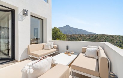 Resale - House - Detached Villa - Marbella - Nueva Andalucia