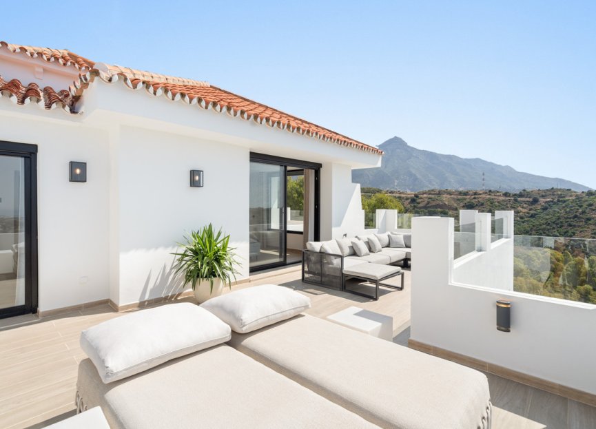 Resale - House - Detached Villa - Marbella - Nueva Andalucia