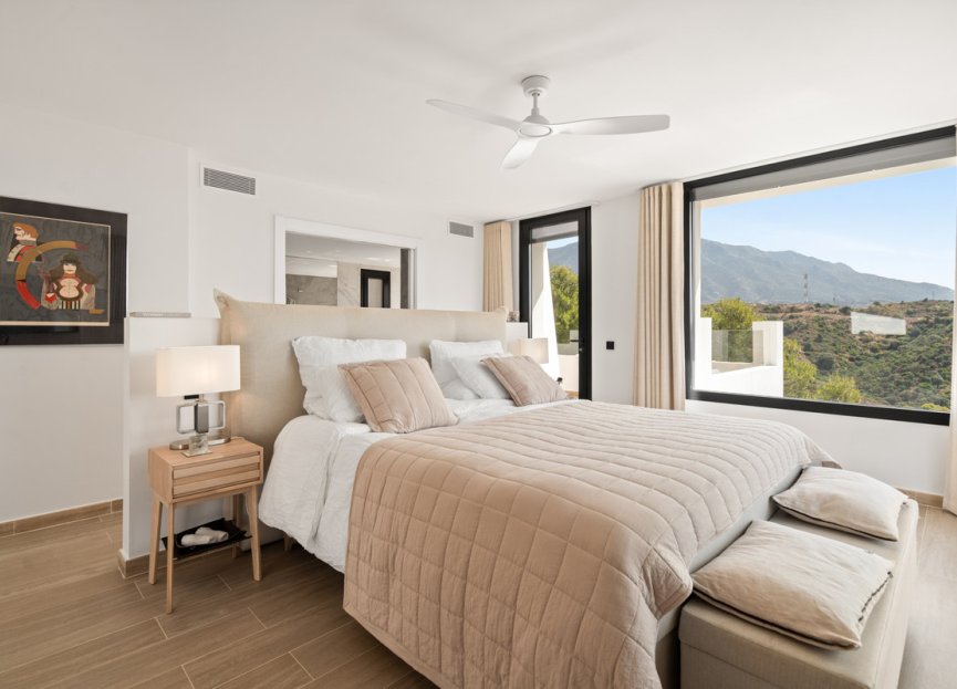 Resale - House - Detached Villa - Marbella - Nueva Andalucia