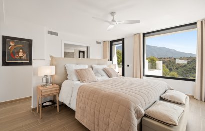 Resale - House - Detached Villa - Marbella - Nueva Andalucia