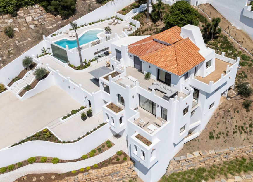 Resale - House - Detached Villa - Marbella - Nueva Andalucia