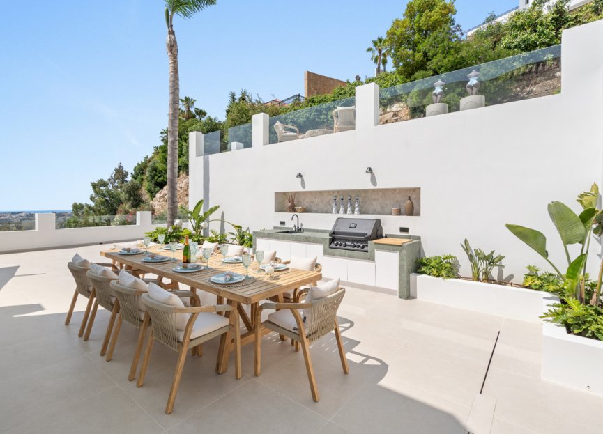 Resale - House - Detached Villa - Marbella - Nueva Andalucia