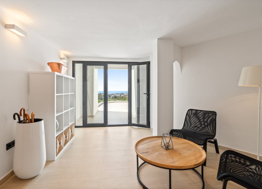 Resale - House - Detached Villa - Marbella - Nueva Andalucia