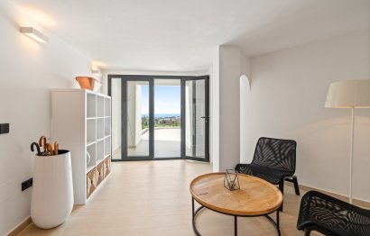 Resale - House - Detached Villa - Marbella - Nueva Andalucia