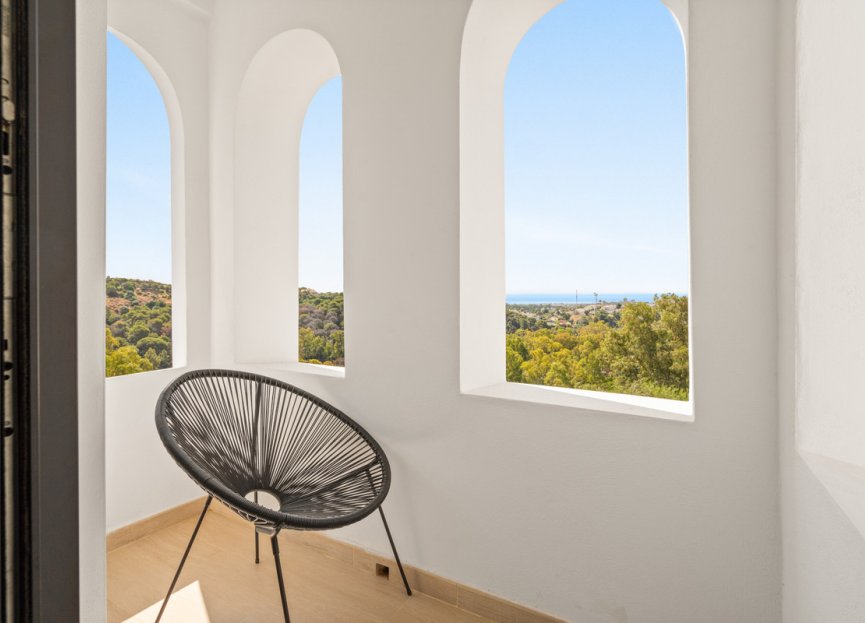 Resale - House - Detached Villa - Marbella - Nueva Andalucia