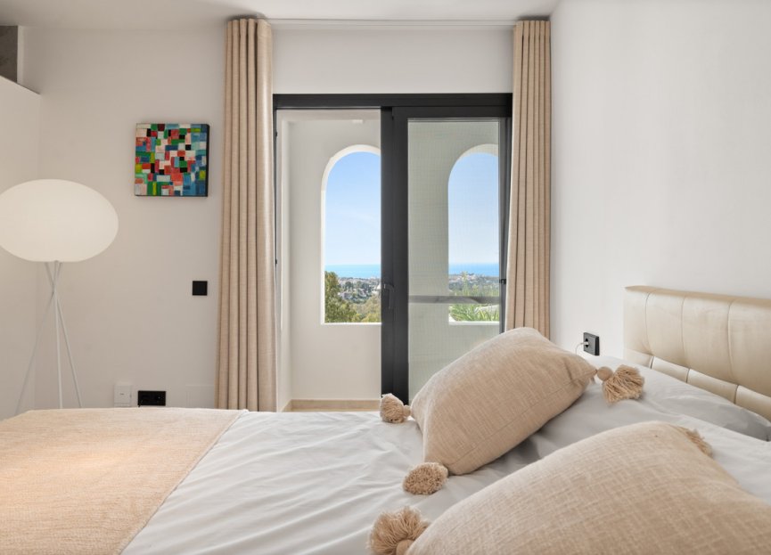 Resale - House - Detached Villa - Marbella - Nueva Andalucia