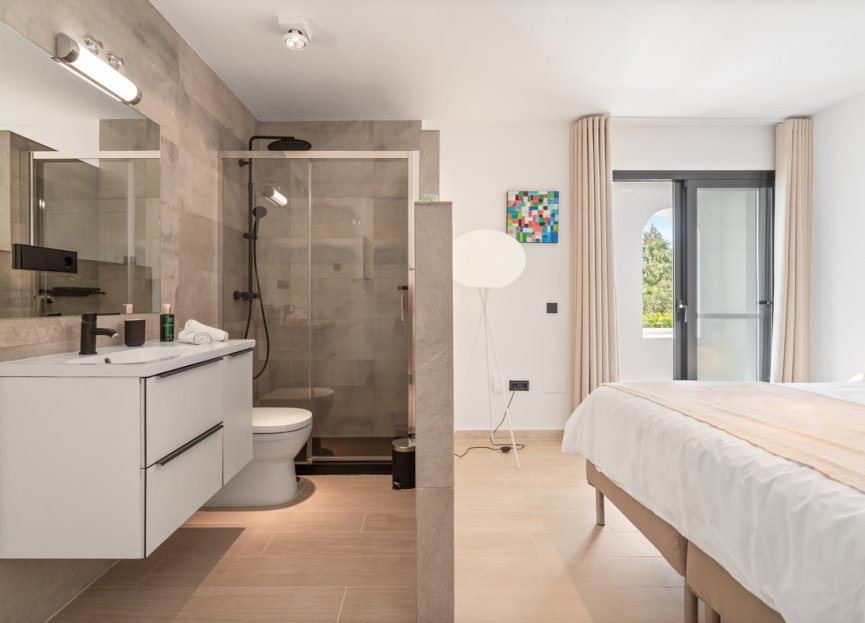 Resale - House - Detached Villa - Marbella - Nueva Andalucia