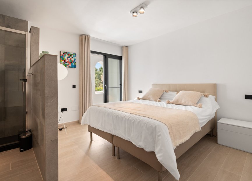 Resale - House - Detached Villa - Marbella - Nueva Andalucia