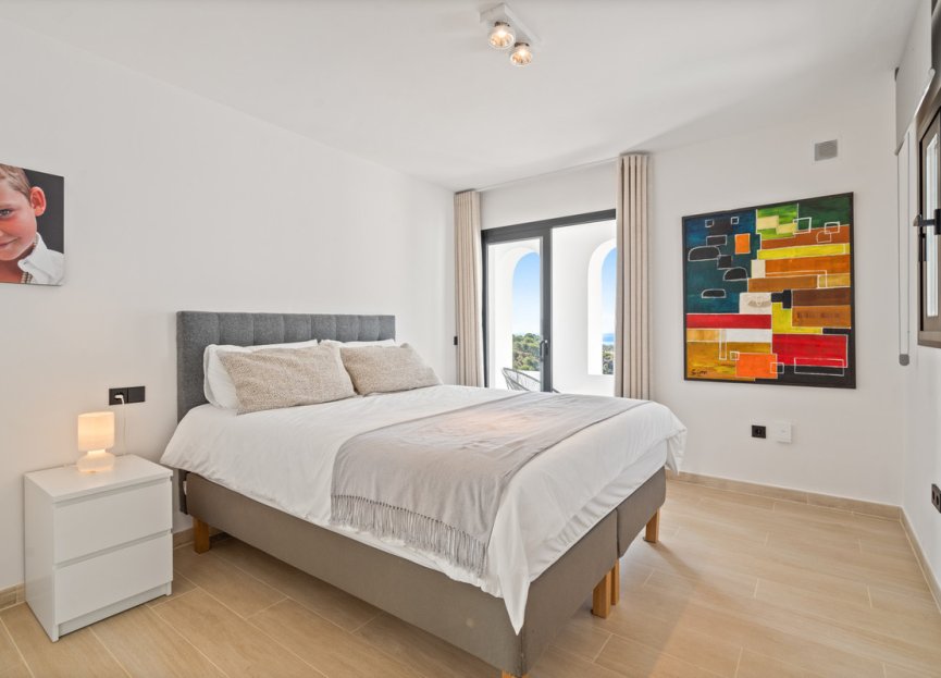 Resale - House - Detached Villa - Marbella - Nueva Andalucia