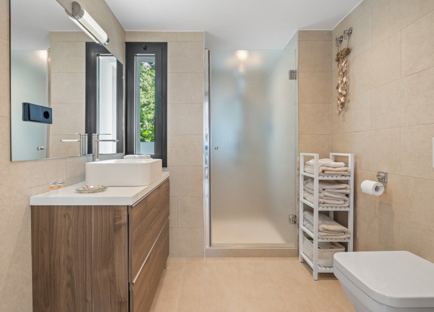 Resale - House - Detached Villa - Marbella - Nueva Andalucia